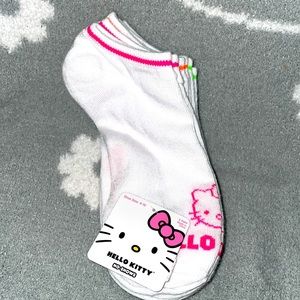 HELLO KITTY NO SHOWS SOCKS, SHOE SIZE 4-10. 5 PAIR PACK.